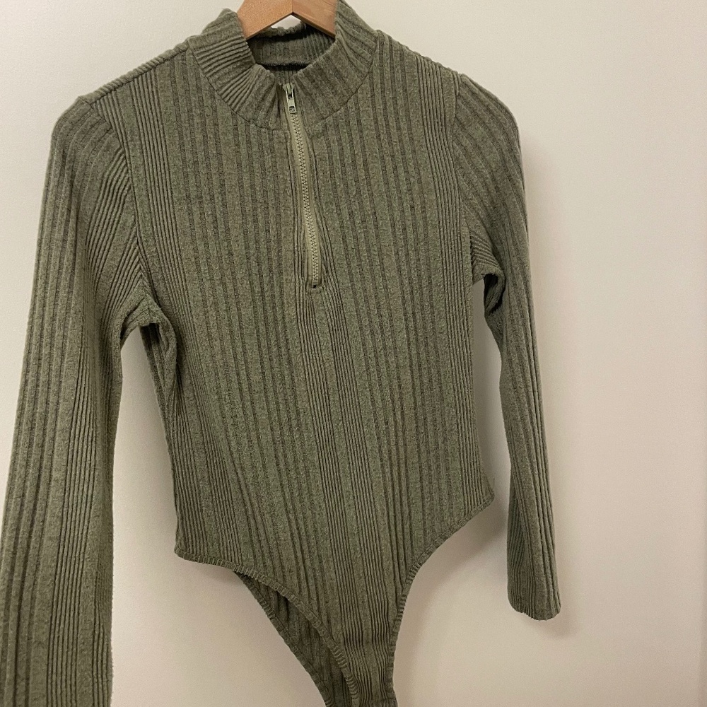 SHEIN Green 1/4 Zip Bodysuit – Long Sleeve – Size Large (Fits Like Medium)